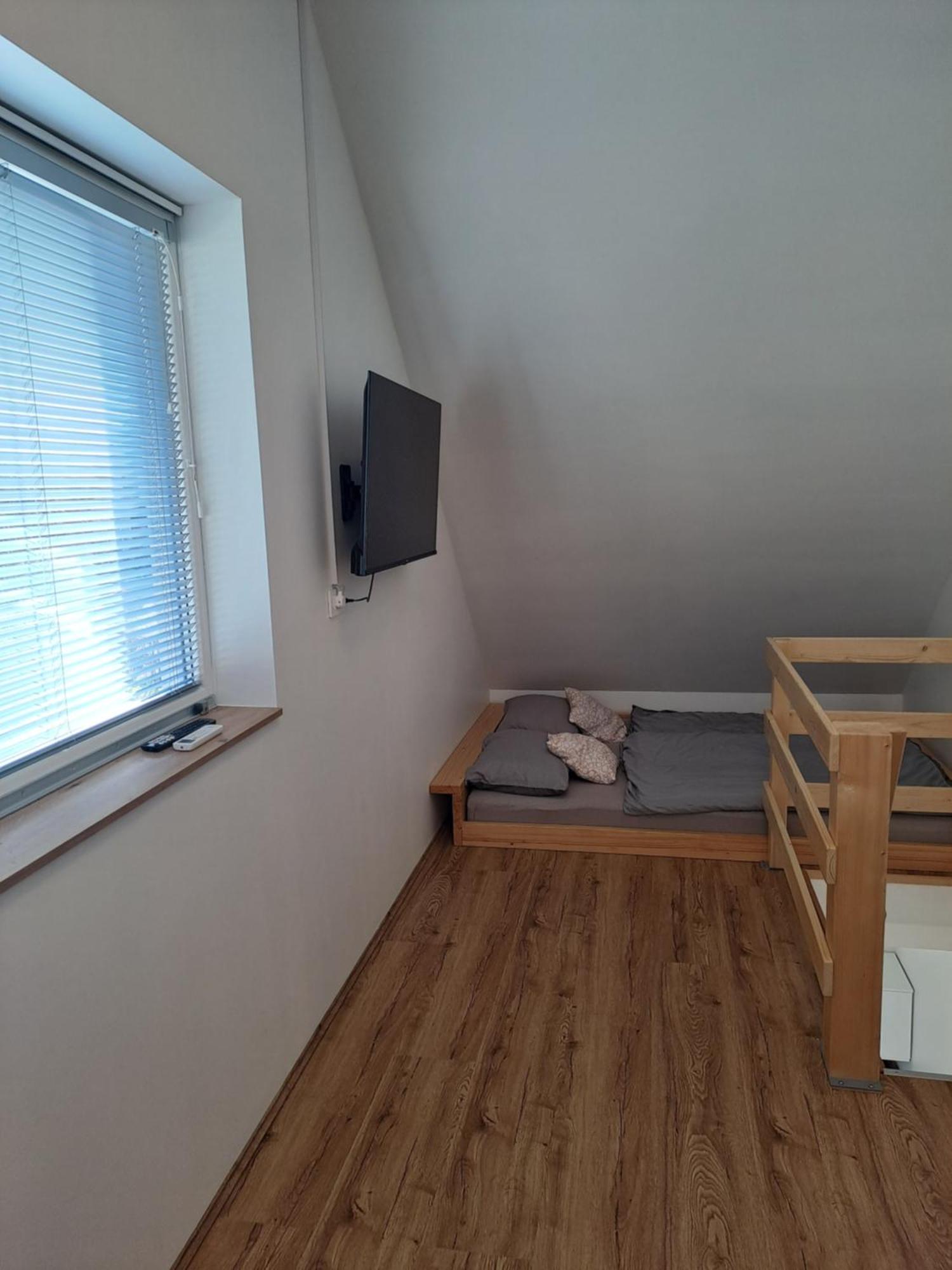 Bella Apartment Zirovnica Eksteriør bilde